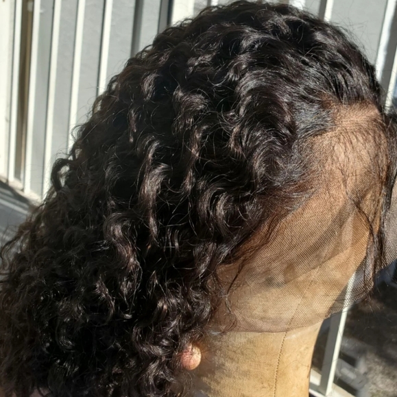 Curly wig